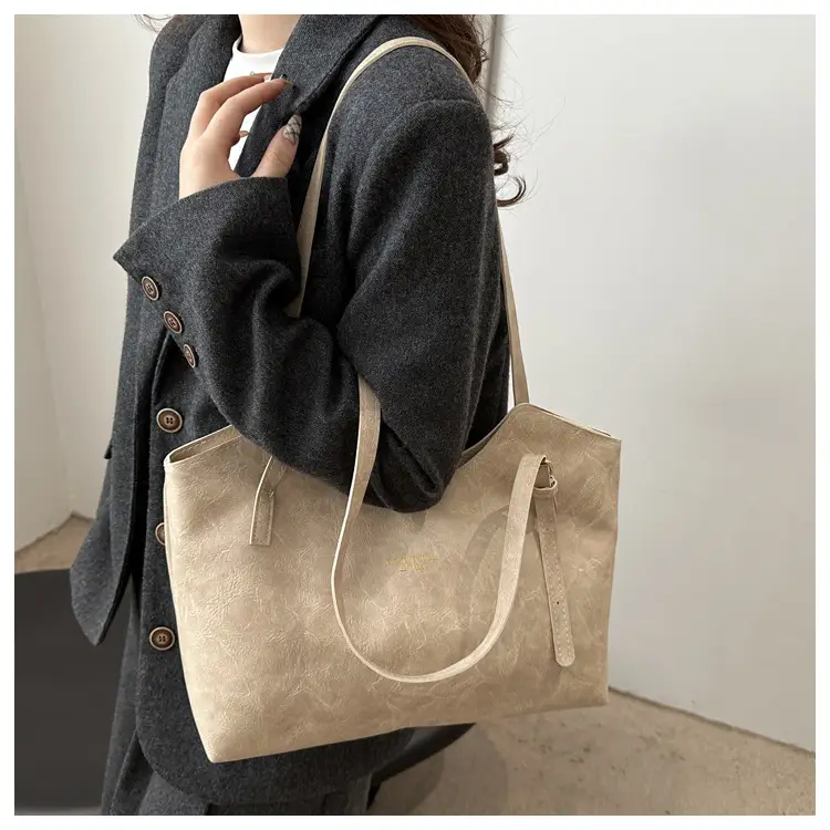 Women's Brown Leather Shoulder Bag Large Capacity Winter Commuter — feature 10