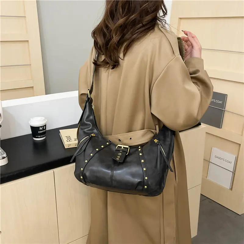 Black Retro Shoulder Bag Women Large Capacity 2025