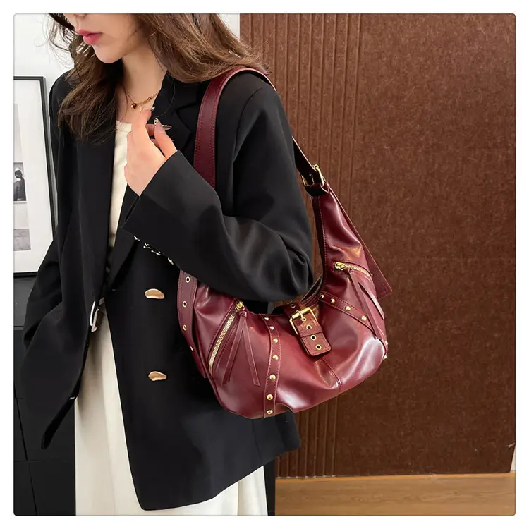 Black Retro Shoulder Bag Women Large Capacity 2025 — feature 22