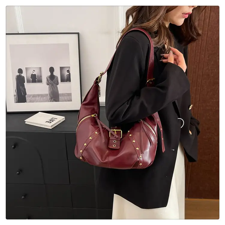 Black Retro Shoulder Bag Women Large Capacity 2025 — feature 27