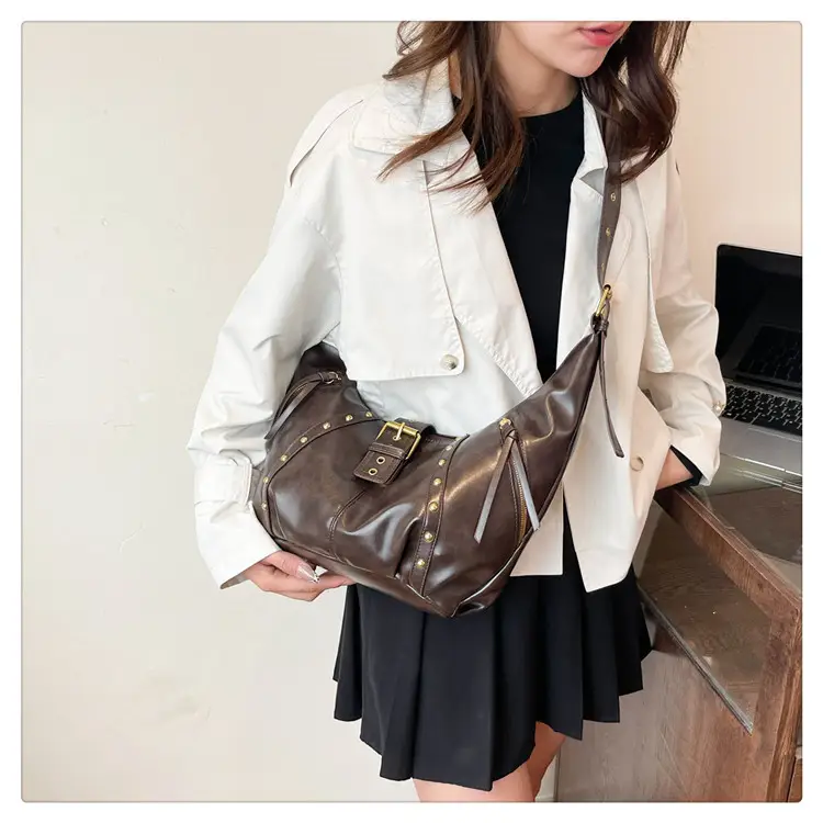 Black Retro Shoulder Bag Women Large Capacity 2025 — feature 28