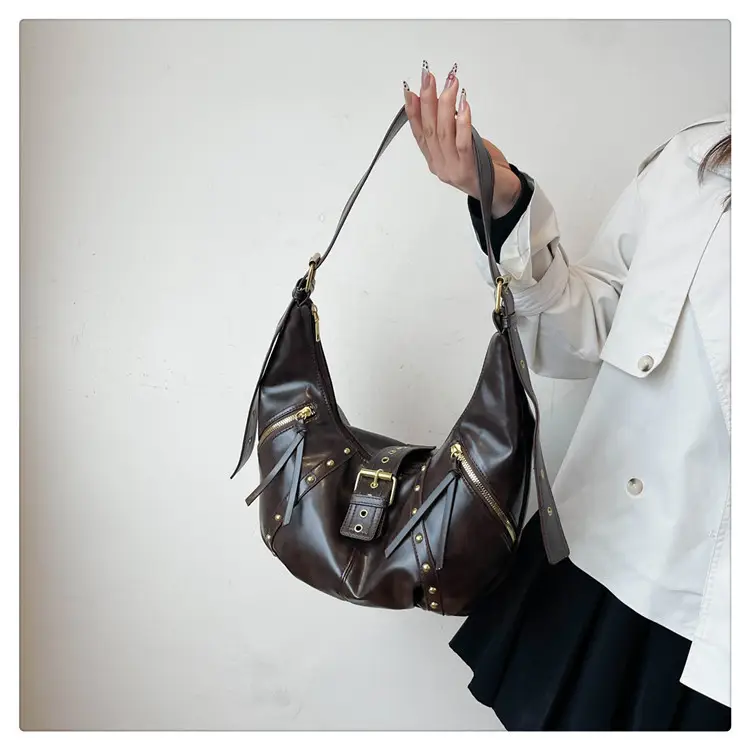 Black Retro Shoulder Bag Women Large Capacity 2025 — feature 31