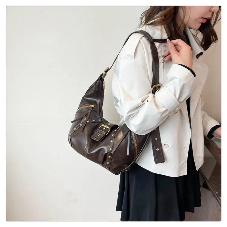 Black Retro Shoulder Bag Women Large Capacity 2025 — feature 32