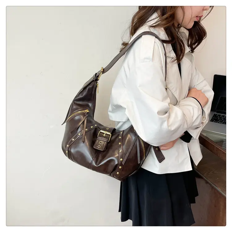 Black Retro Shoulder Bag Women Large Capacity 2025 — feature 33