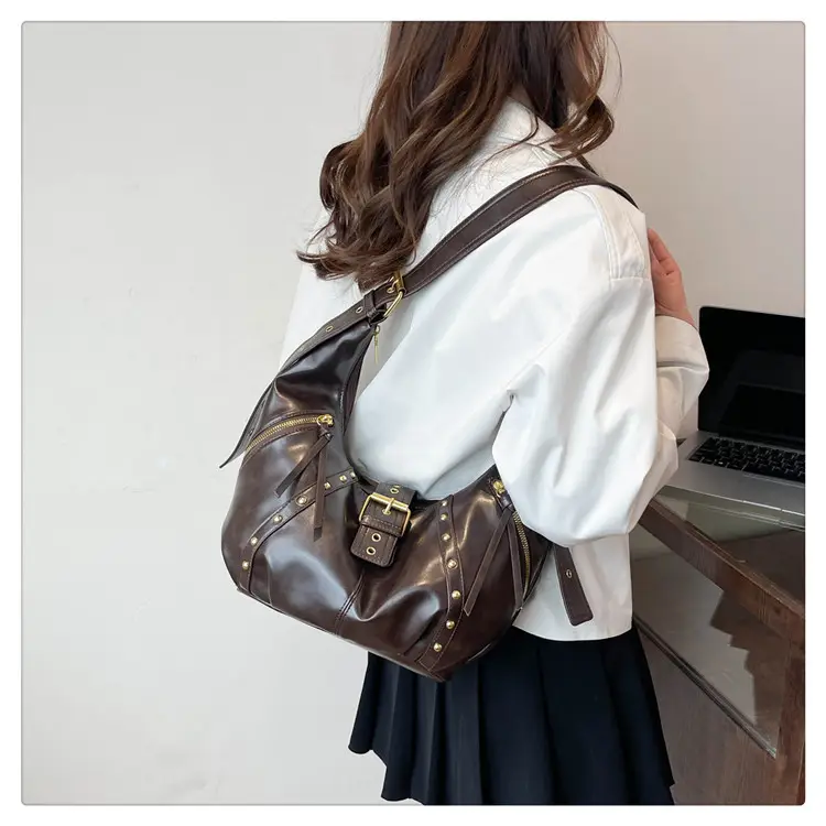 Black Retro Shoulder Bag Women Large Capacity 2025 — feature 35