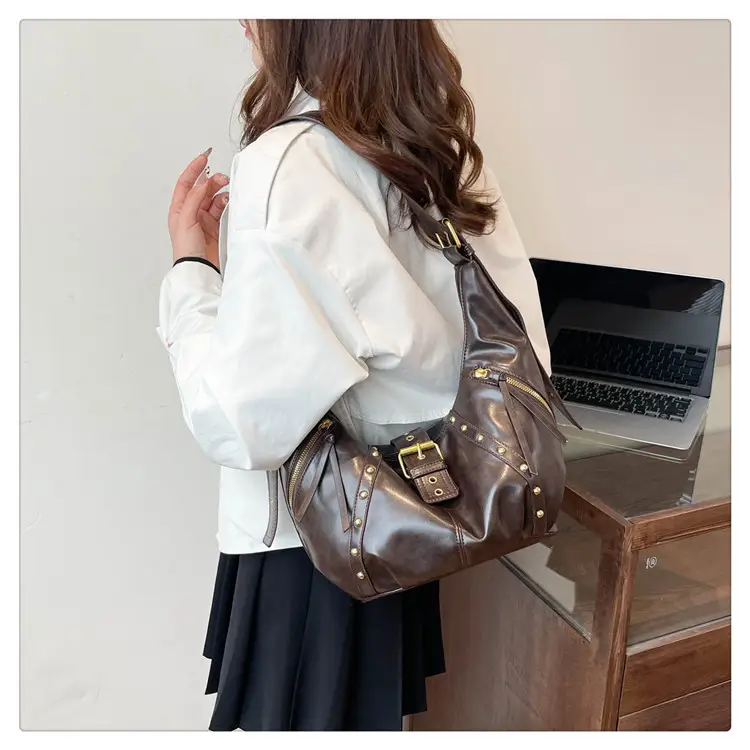 Black Retro Shoulder Bag Women Large Capacity 2025 — feature 36