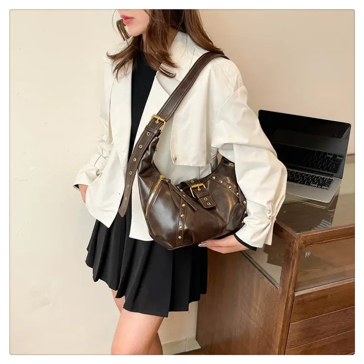 Black Retro Shoulder Bag Women Large Capacity 2025 — feature 37