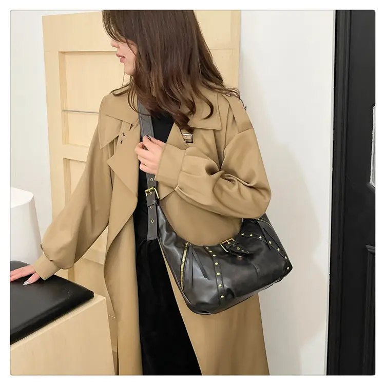 Black Retro Shoulder Bag Women Large Capacity 2025 — feature 46