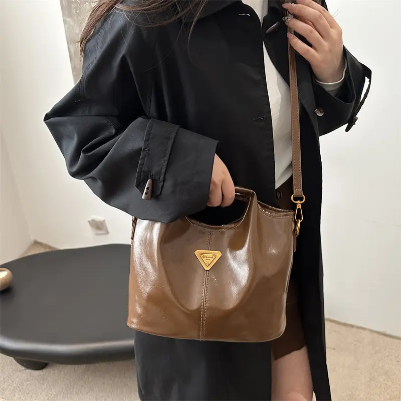 Women's Red Leather Bucket Bag 2024 Winter New
