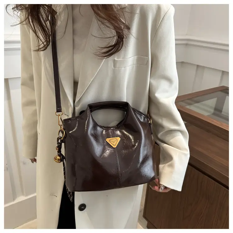 Women's Red Leather Bucket Bag 2024 Winter New — feature 14