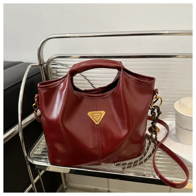 Women's Red Leather Bucket Bag 2024 Winter New — feature 18