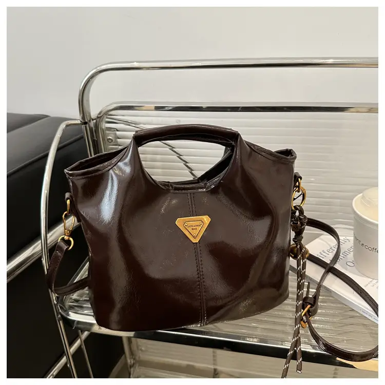 Women's Red Leather Bucket Bag 2024 Winter New — feature 19