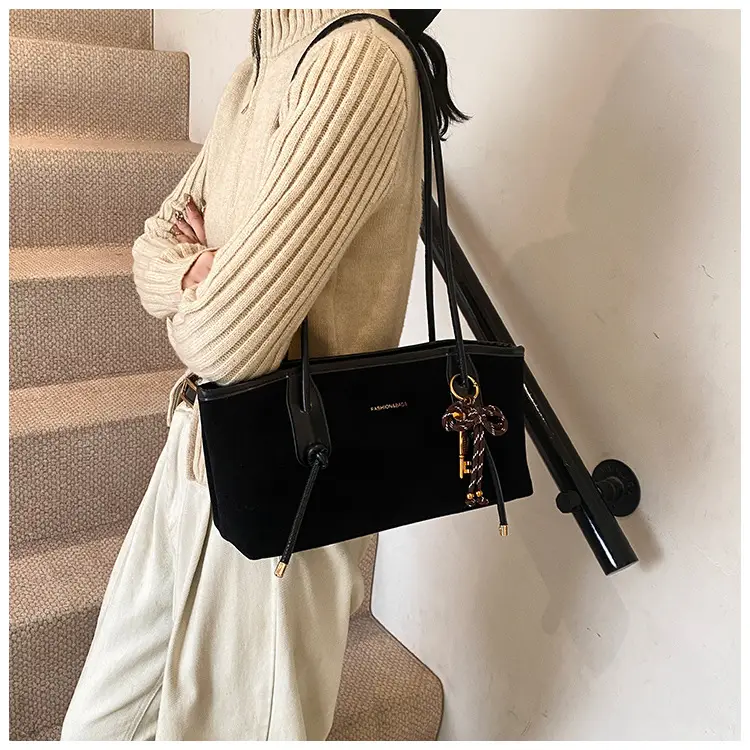 Black Crossbody Tote Bag for Women 2024 Winter Commute — feature 17