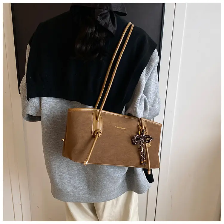 Black Crossbody Tote Bag for Women 2024 Winter Commute — feature 20