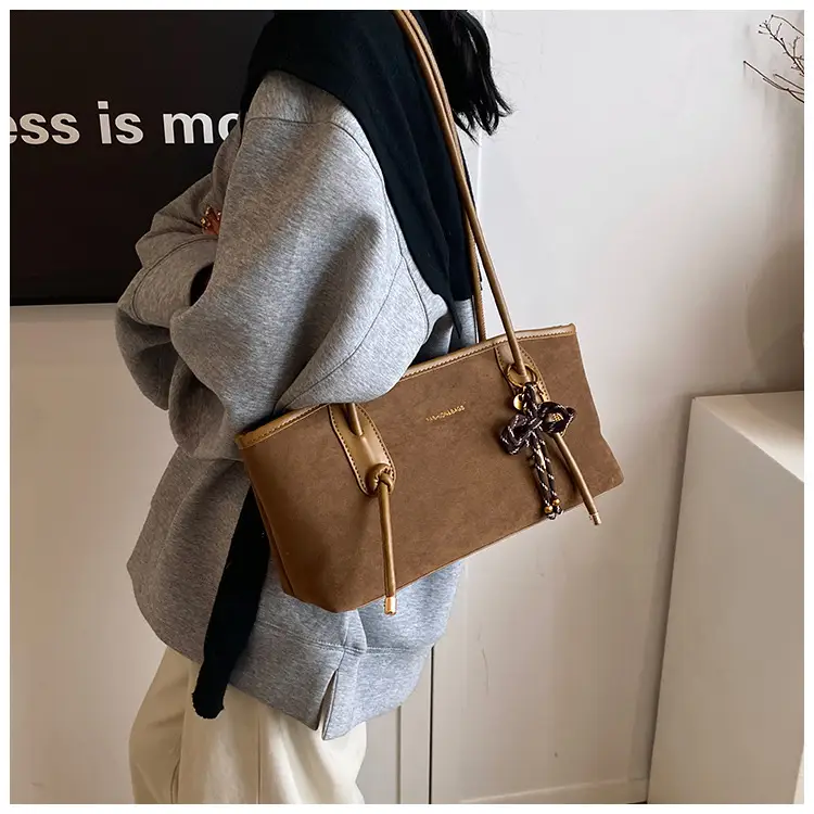 Black Crossbody Tote Bag for Women 2024 Winter Commute — feature 21