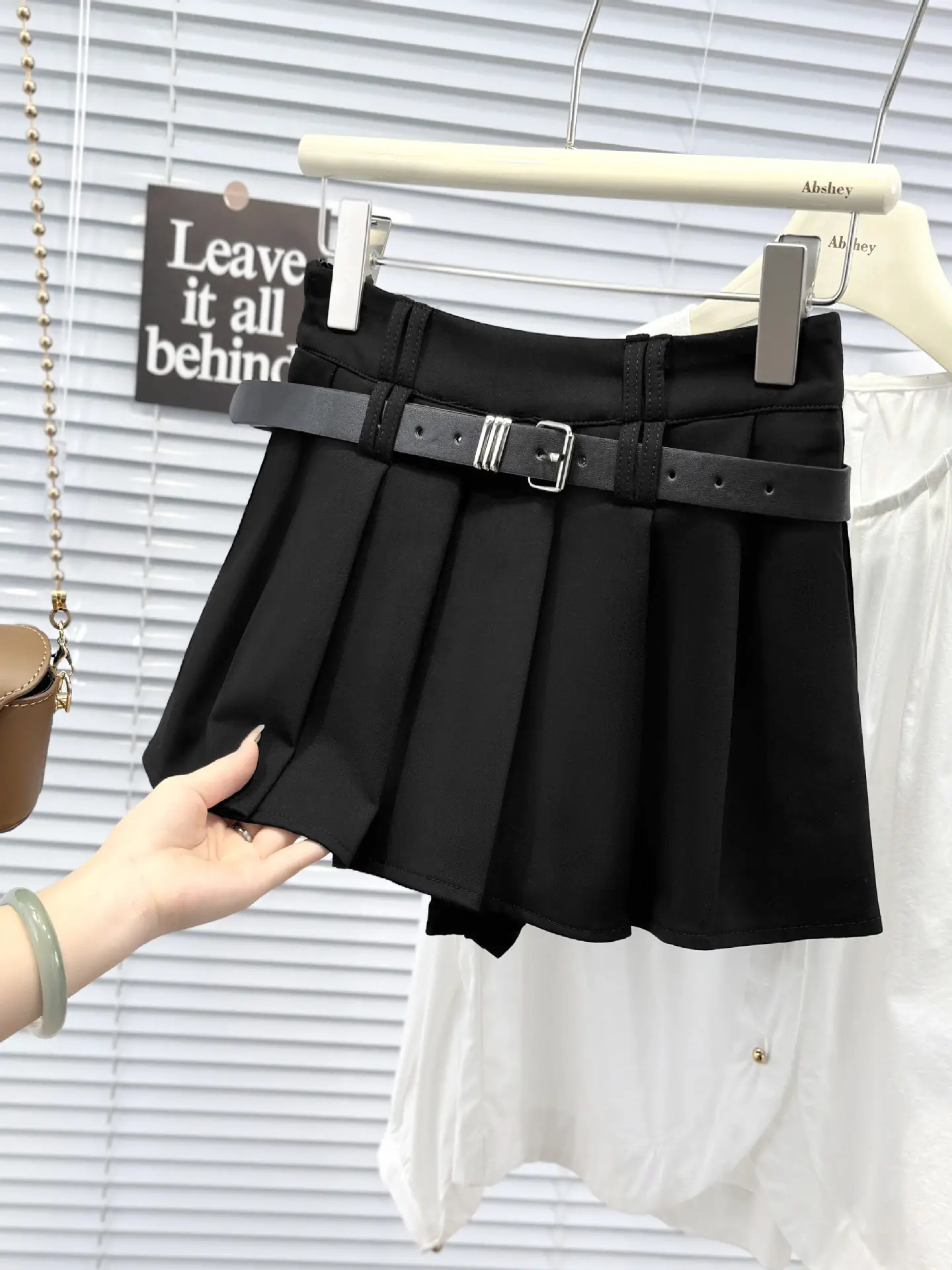 Black Pleated Skirt with Belt for Women — feature 1