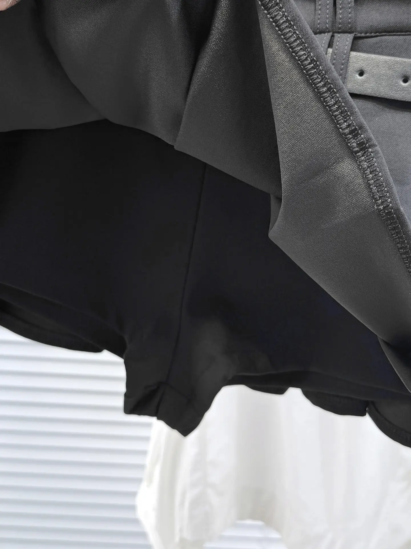 Black Pleated Skirt with Belt for Women — feature 7