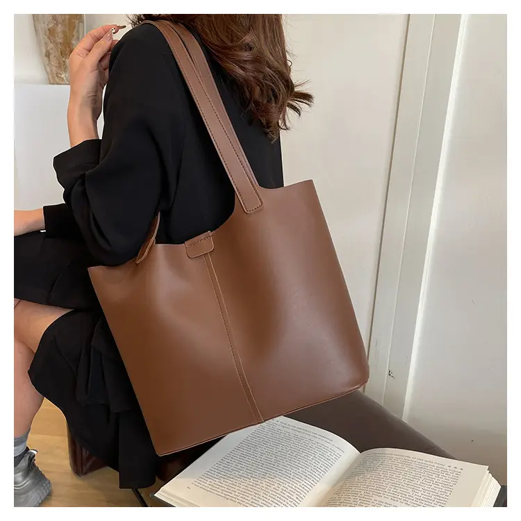 Black Leather Large Capacity Women's Tote Bag — feature 10