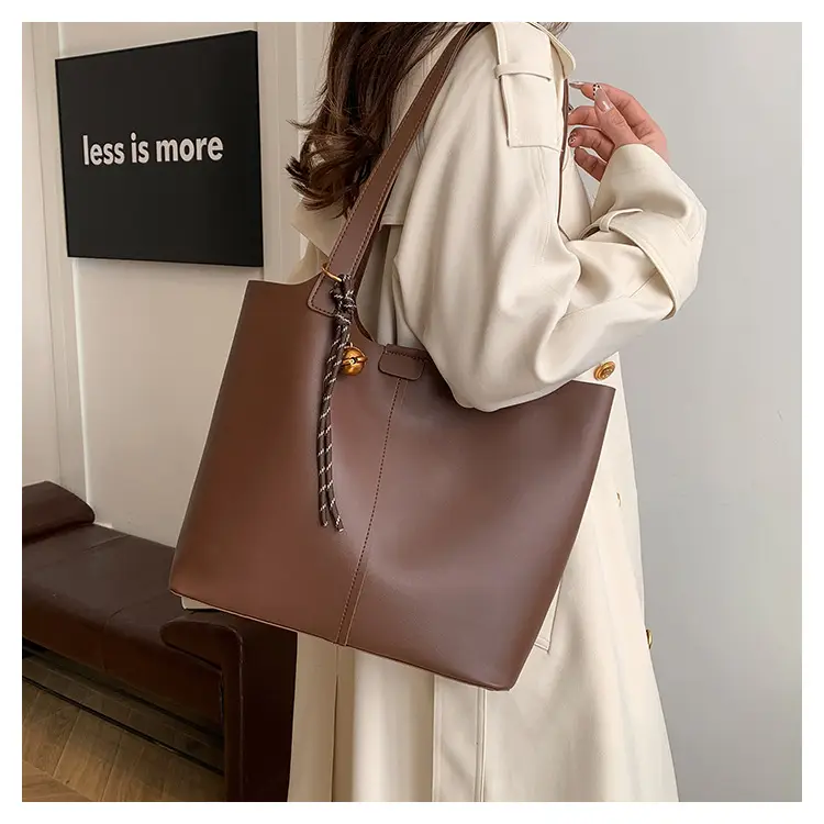 Black Leather Large Capacity Women's Tote Bag — feature 12