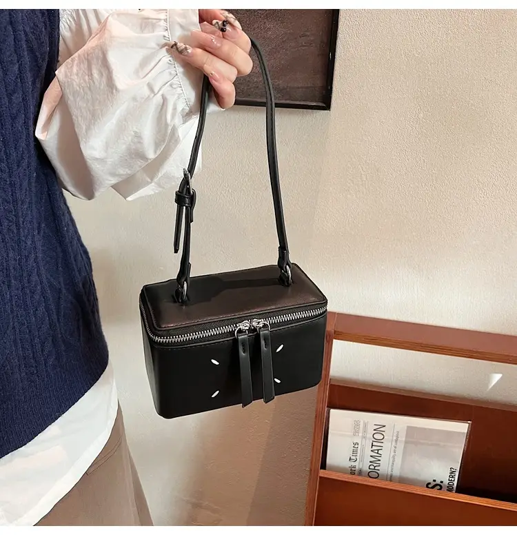 Women's Match Square Box Bags Red 2025 — feature 38