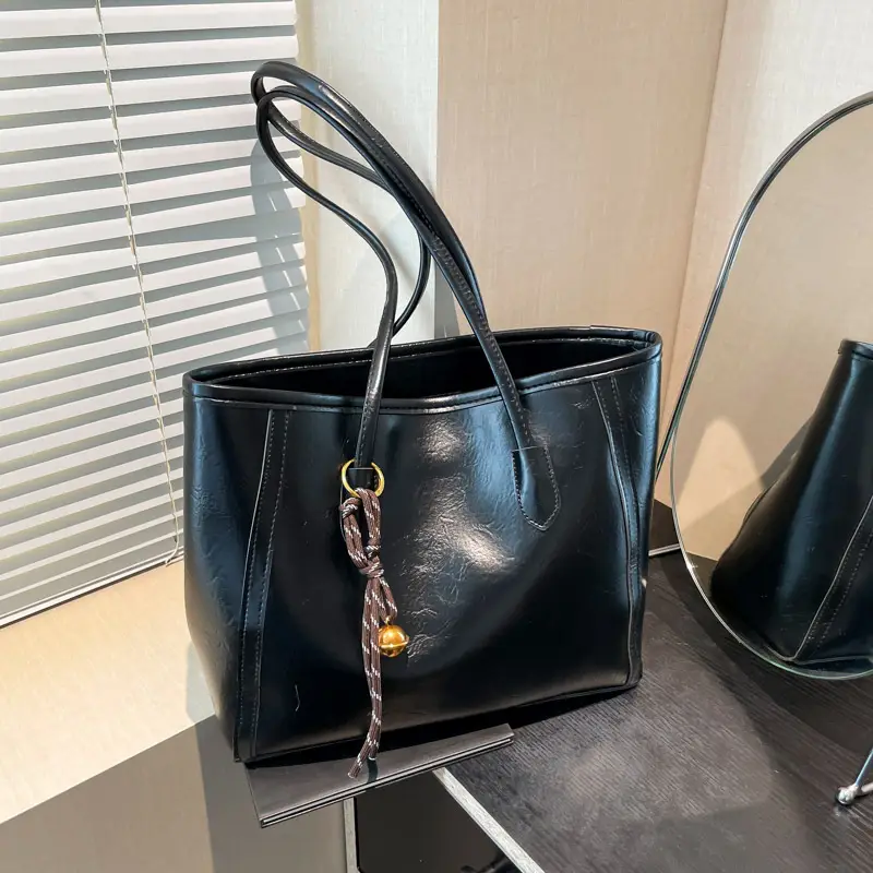 Women's Large Capacity Black Leather Tote Bag - Image 10