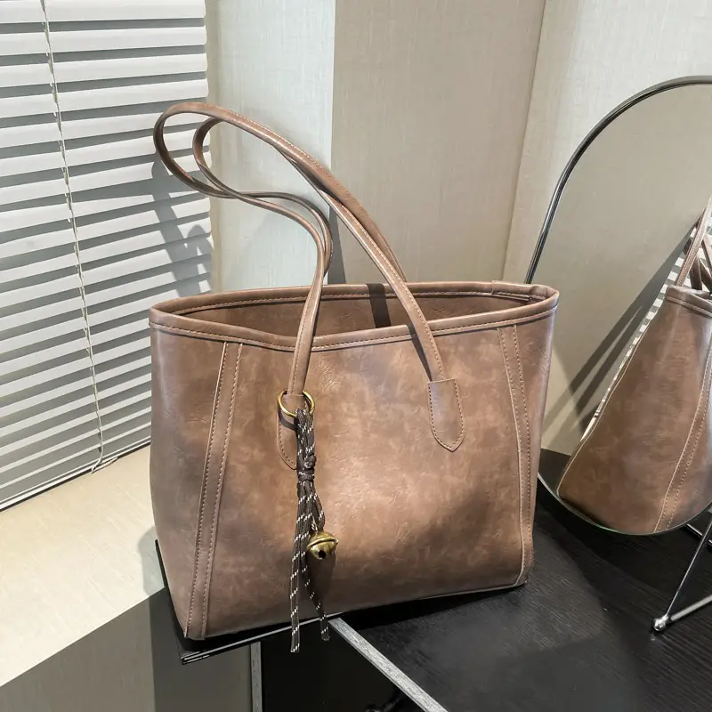 Women's Large Capacity Black Leather Tote Bag - Image 12