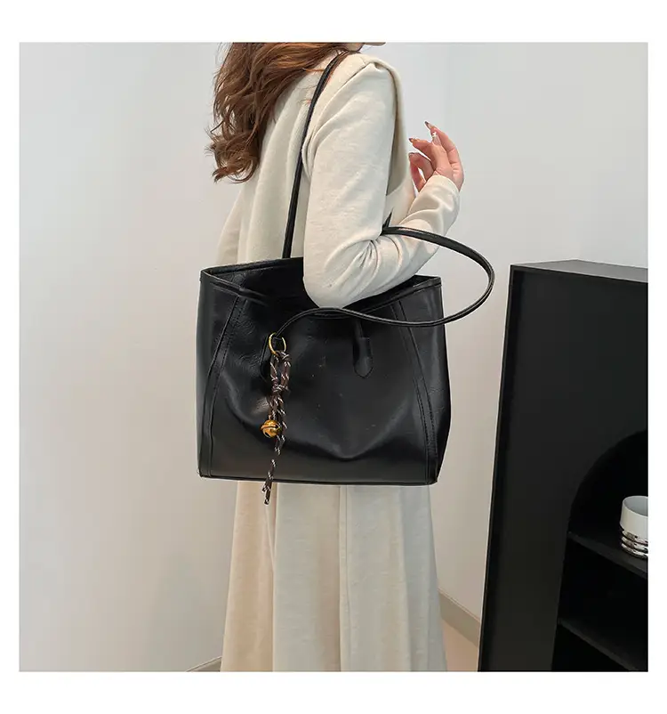 Women's Large Capacity Black Leather Tote Bag — feature 18
