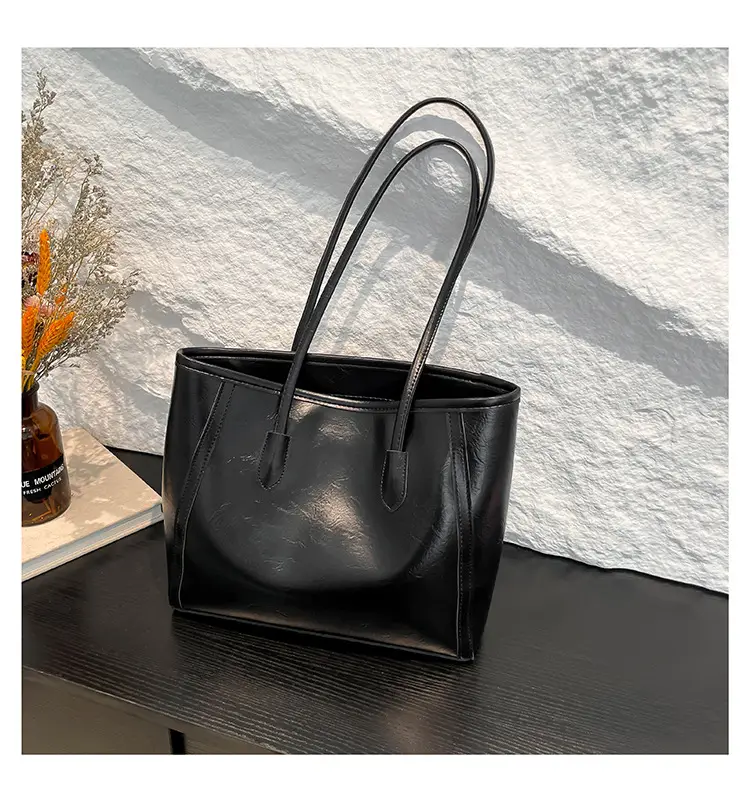 Women's Large Capacity Black Leather Tote Bag — feature 19