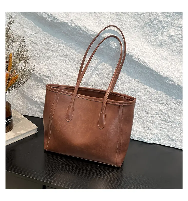 Women's Large Capacity Black Leather Tote Bag — feature 22