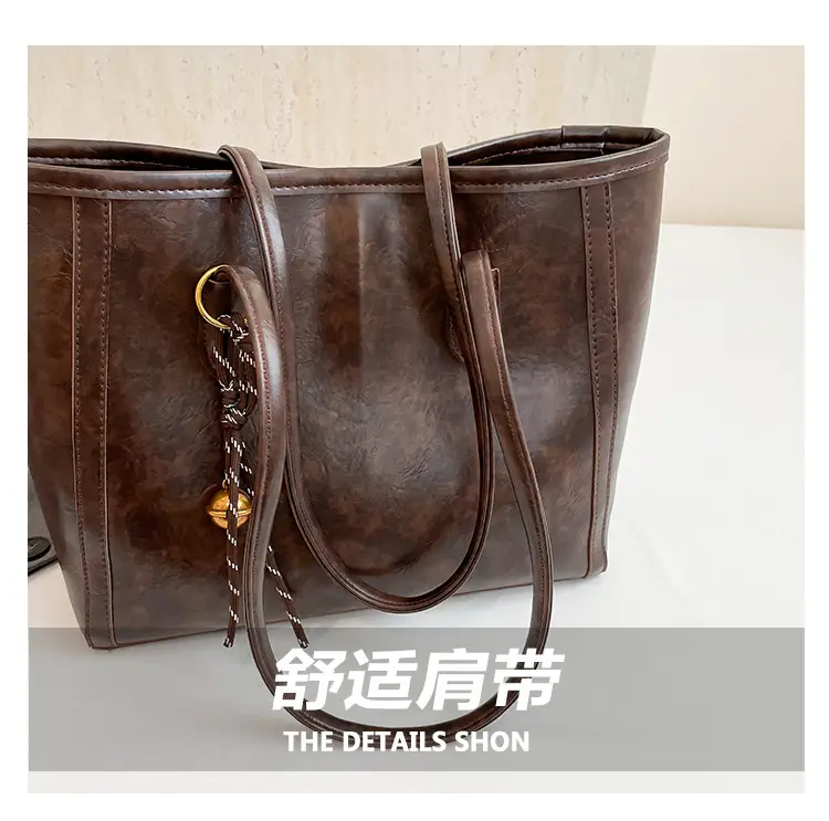 Women's Large Capacity Black Leather Tote Bag — feature 3