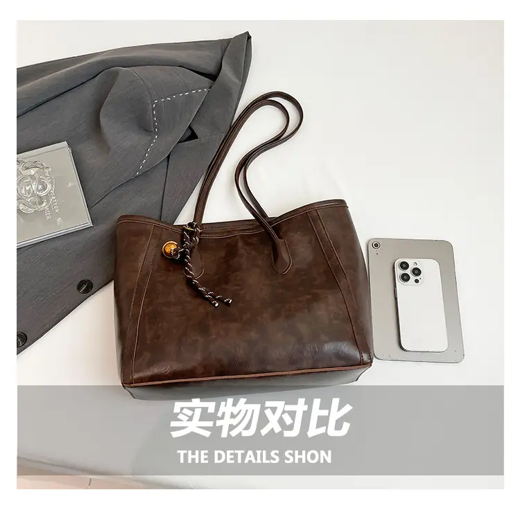 Women's Large Capacity Black Leather Tote Bag — feature 5