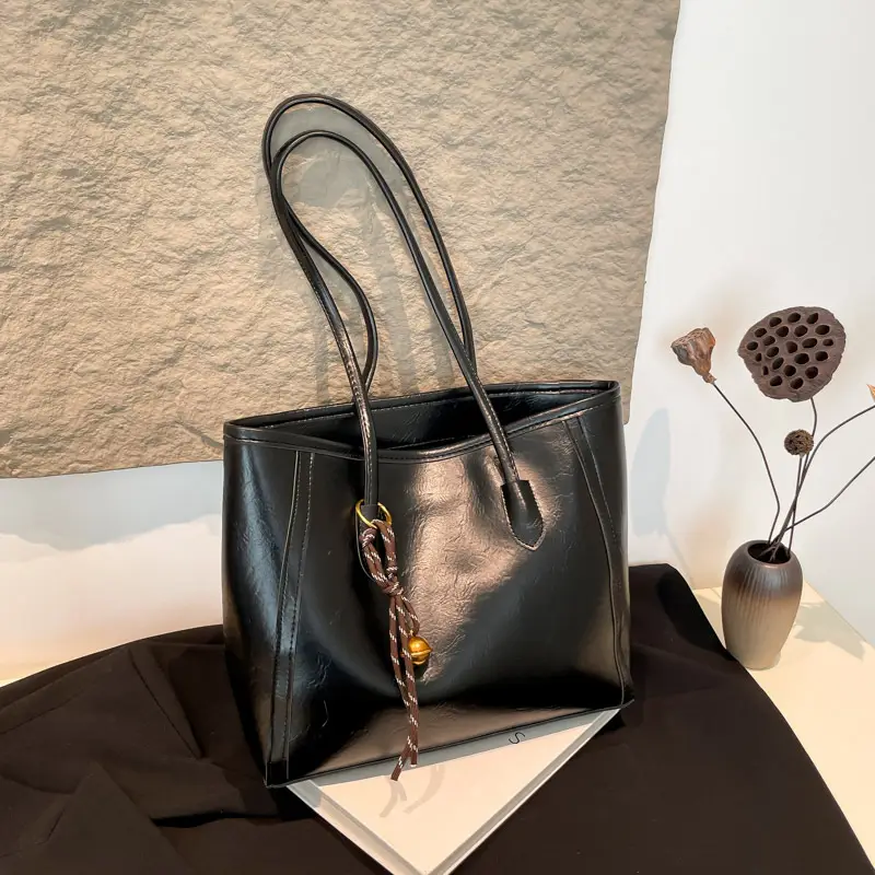 Women's Large Capacity Black Leather Tote Bag - Image 5