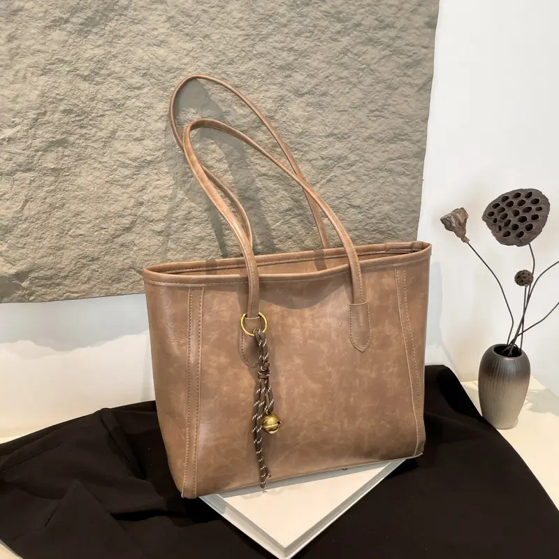 Women's Large Capacity Black Leather Tote Bag - Image 8