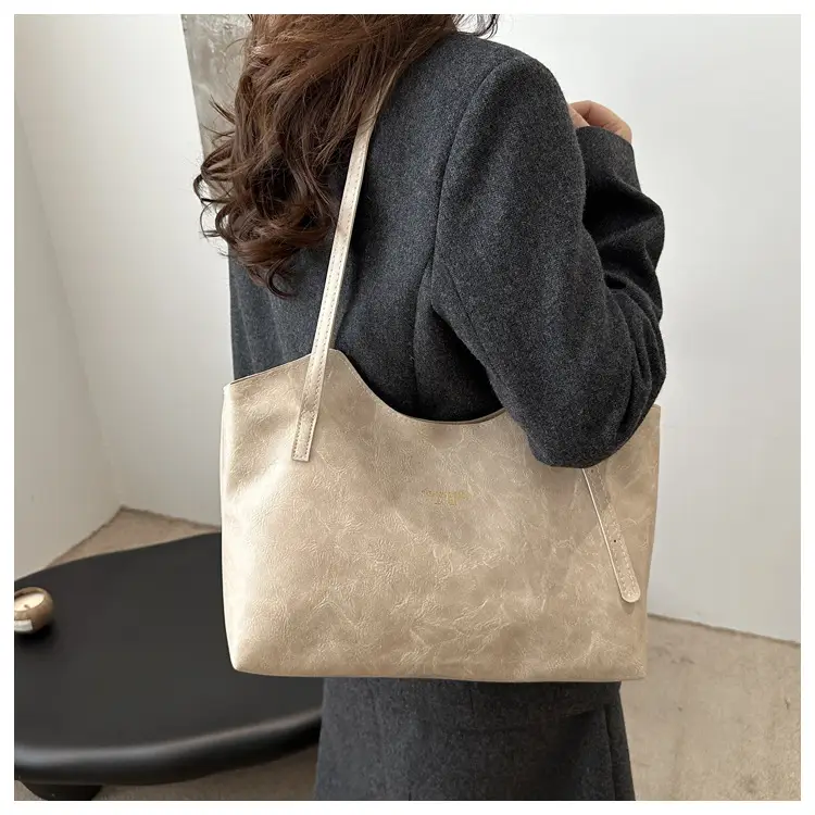 2024 Winter Black Retro Clutter Tote Bag Large Capacity — feature 6
