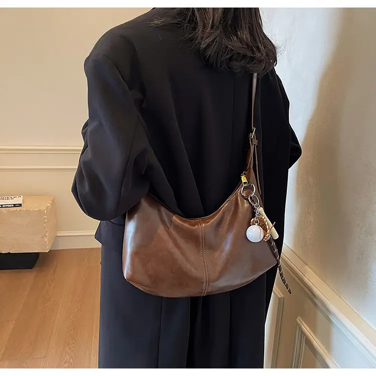 Women's Retro Brown Leather Shoulder Bag 2024 — feature 12