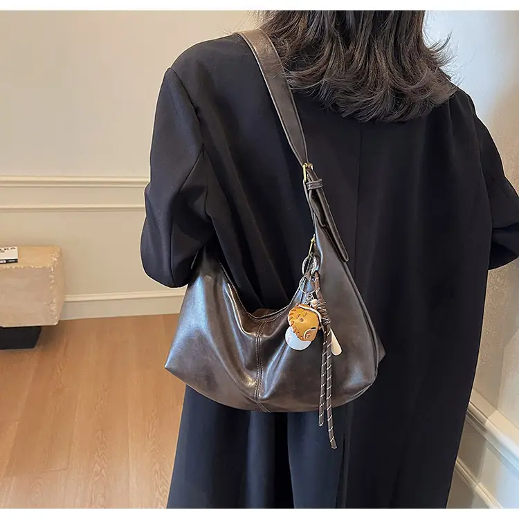 Women's Retro Brown Leather Shoulder Bag 2024 — feature 14