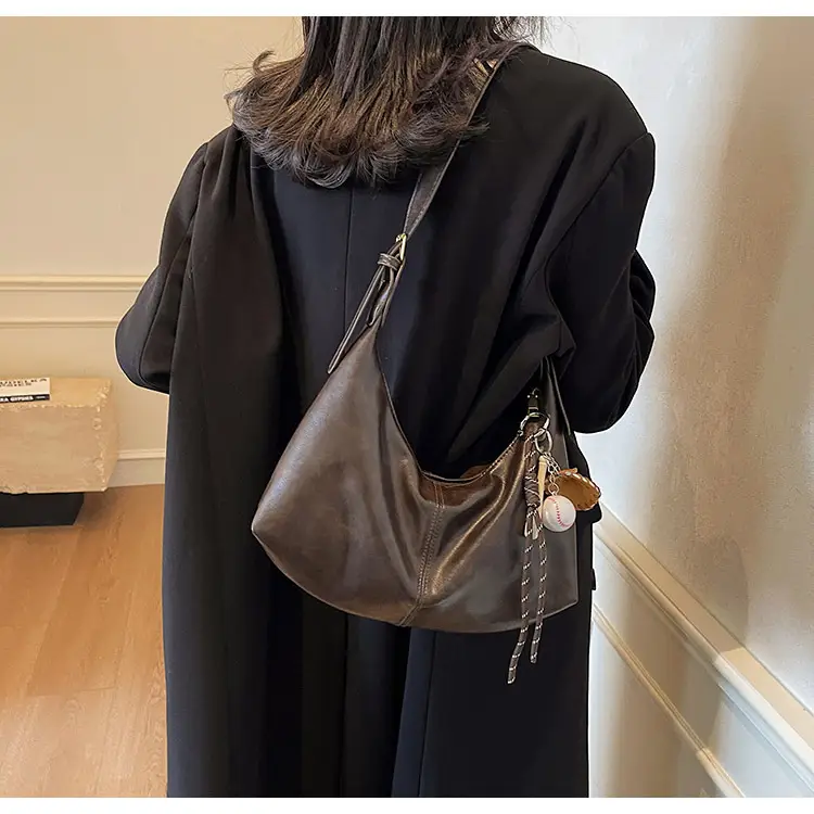 Women's Retro Brown Leather Shoulder Bag 2024 — feature 16