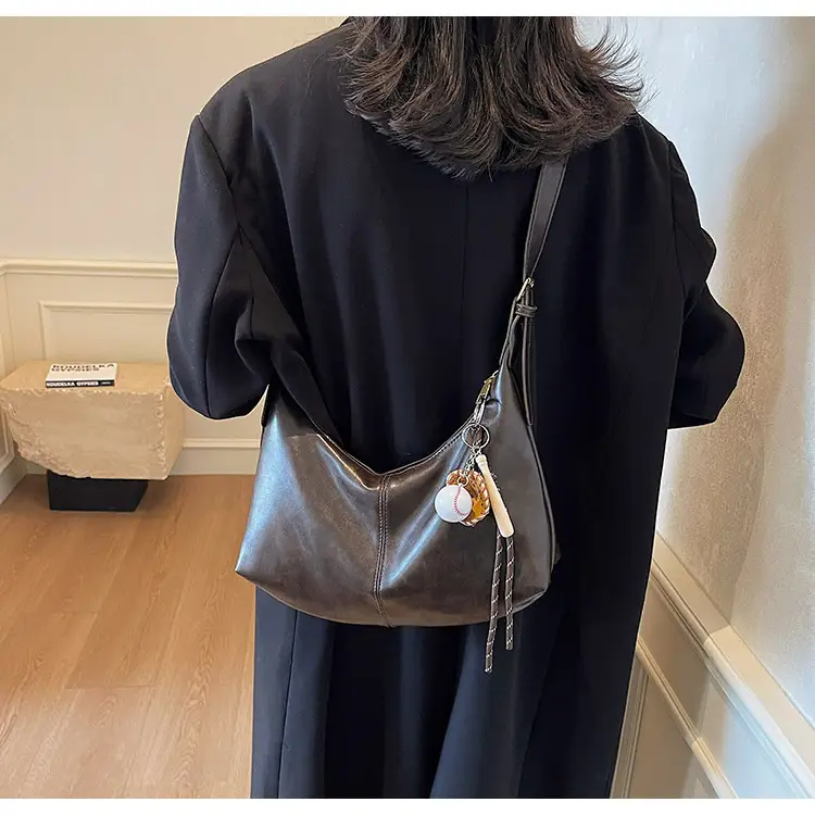 Women's Retro Brown Leather Shoulder Bag 2024 — feature 18