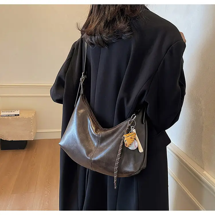 Women's Retro Brown Leather Shoulder Bag 2024 — feature 19