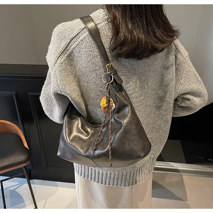 Women's Retro Brown Leather Shoulder Bag 2024 — feature 22