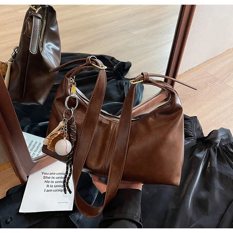 Women's Retro Brown Leather Shoulder Bag 2024 — feature 42