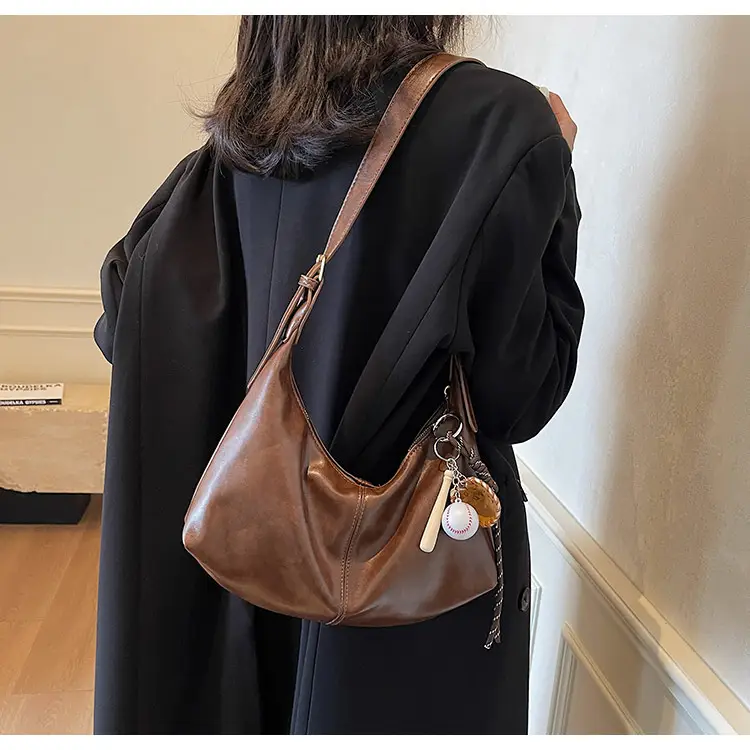 Women's Retro Brown Leather Shoulder Bag 2024 — feature 9