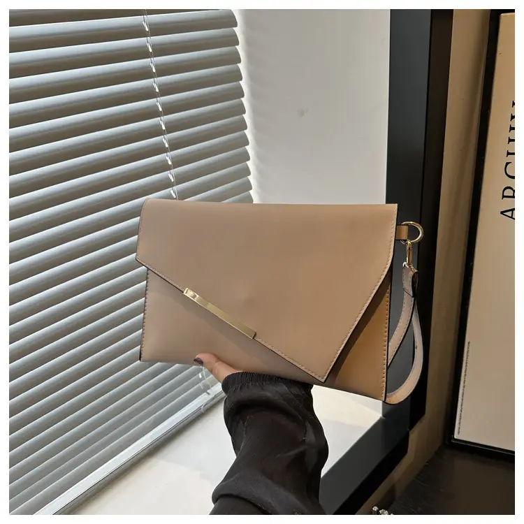 Winter Women's Crossbody Bag 2024 New Trendy Beige β feature 13