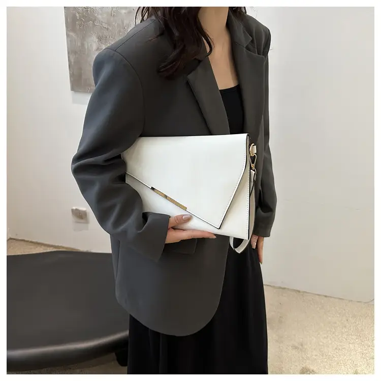 Winter Women's Crossbody Bag 2024 New Trendy Beige β feature 23