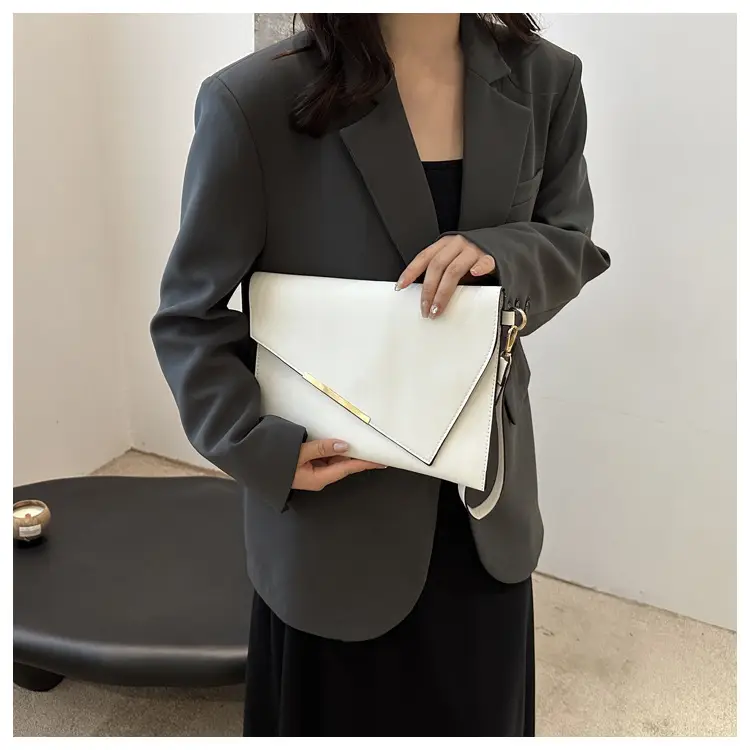 Winter Women's Crossbody Bag 2024 New Trendy Beige β feature 24