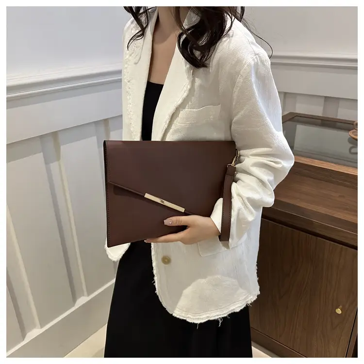 Winter Women's Crossbody Bag 2024 New Trendy Beige β feature 26