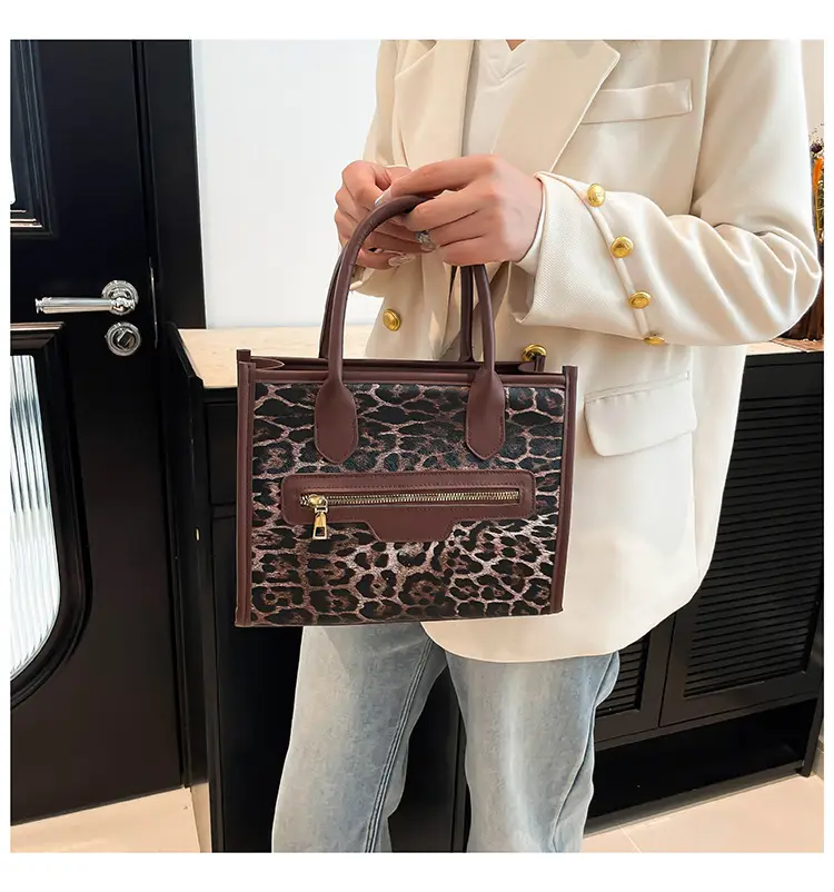 Leopard Print Women's Tote Bag Winter 2024 — feature 11