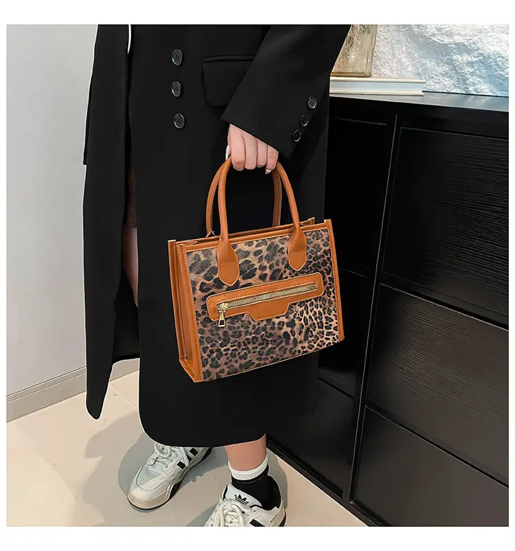 Leopard Print Women's Tote Bag Winter 2024 — feature 15