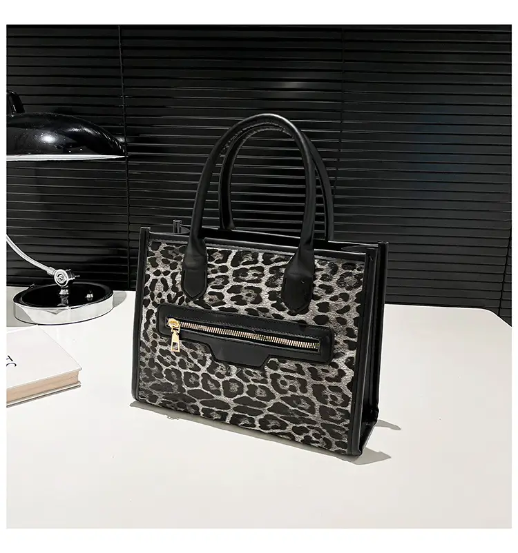 Leopard Print Women's Tote Bag Winter 2024 — feature 20