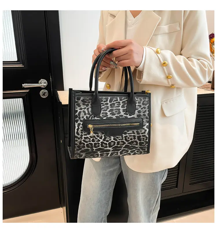 Leopard Print Women's Tote Bag Winter 2024 — feature 7